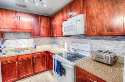 Amazing Style In Lake town Wharf! 1 BD 2 BA Amenities and Location! - image 16