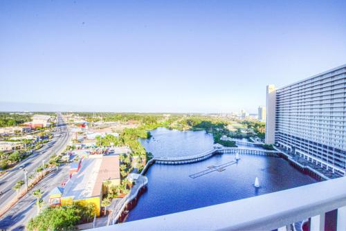 BEAUTIFUL 3 BD Laketown Wharf 1133- Best Amenities! - image 3