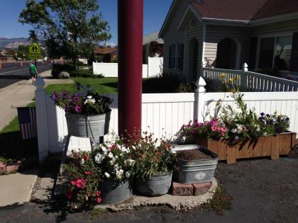 Purple Sage Motel - image 3