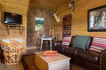 Beautiful 1 BR Barn Cabin - Perfect for Small Families - image 14