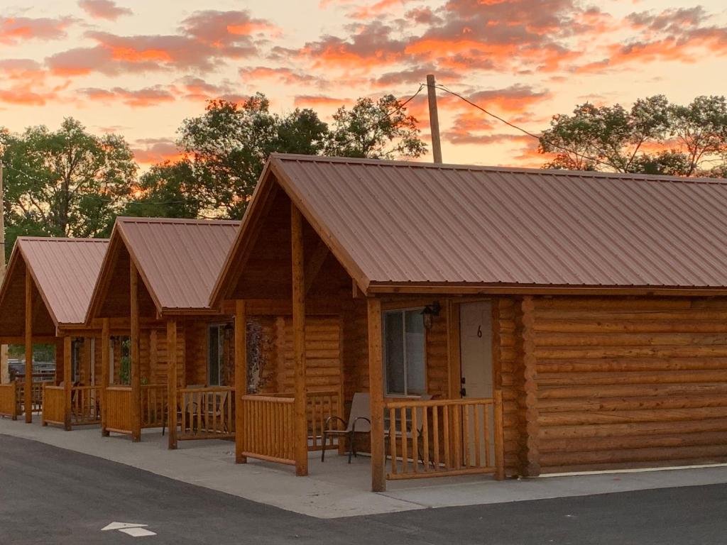 Countryside Cabins - main image