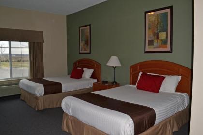 Paola Inn and Suites - image 2