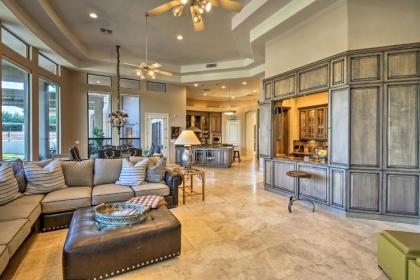 Lavish Paradise Valley Home with Sports Court and Pool - image 15