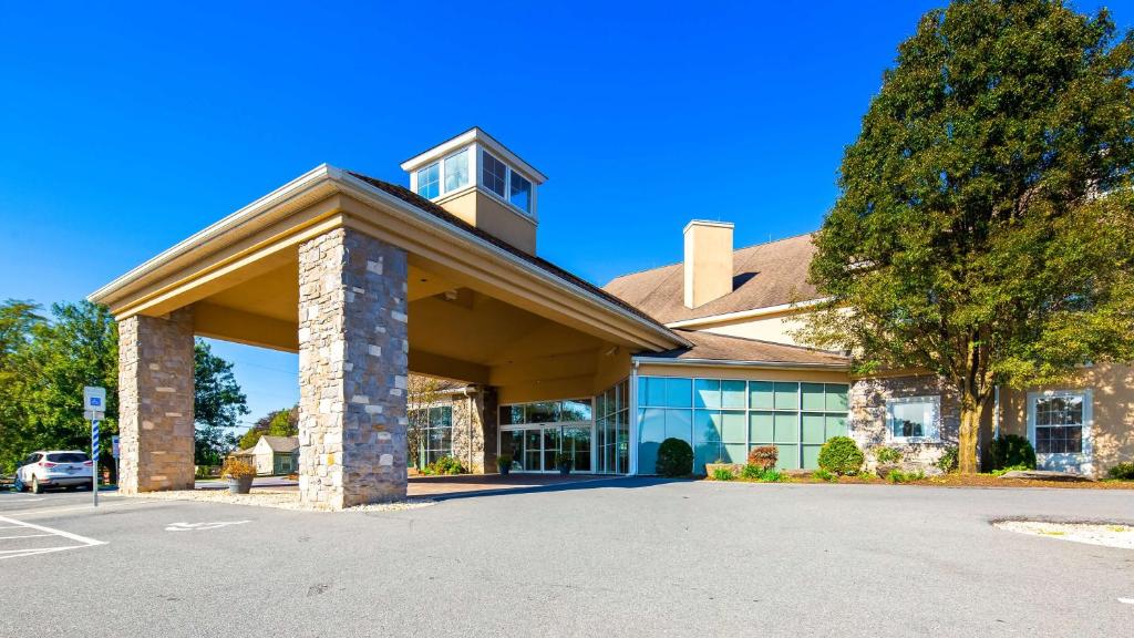 Best Western PLUS Revere Inn & Suites - main image