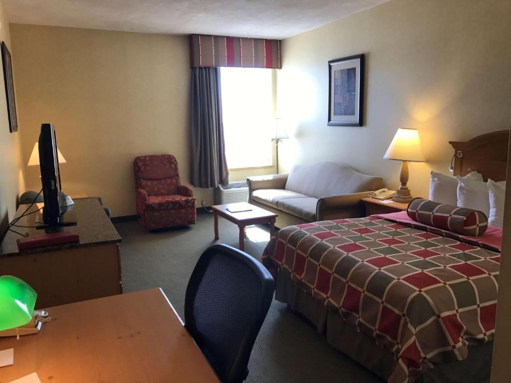 Best Western PLUS Revere Inn & Suites - image 5