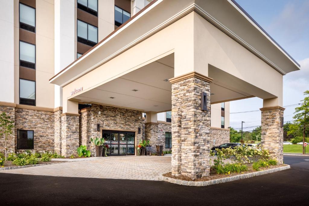 Hampton Inn By Hilton Paramus - image 4