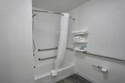 Hampton Inn Paris - image 13