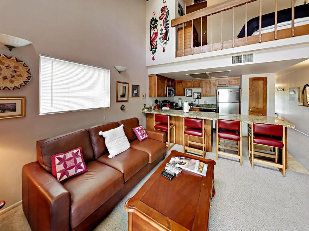 1491 Woodside Avenue Condo Unit 303A - main image