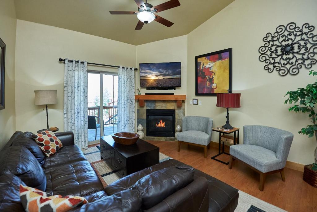 3BR Condo at Bear Hollow Village - main image