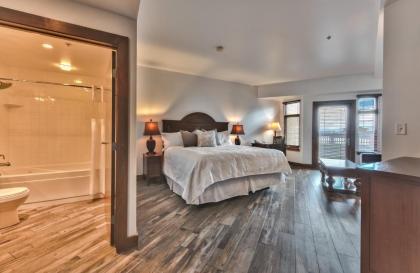 Sundial Lodge Superior Hotel Room by Canyons Village Rentals - image 11