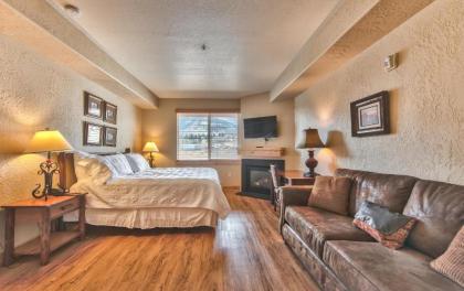 Silverado large 3 bedroom loft by Canyons Village Rentals - image 16