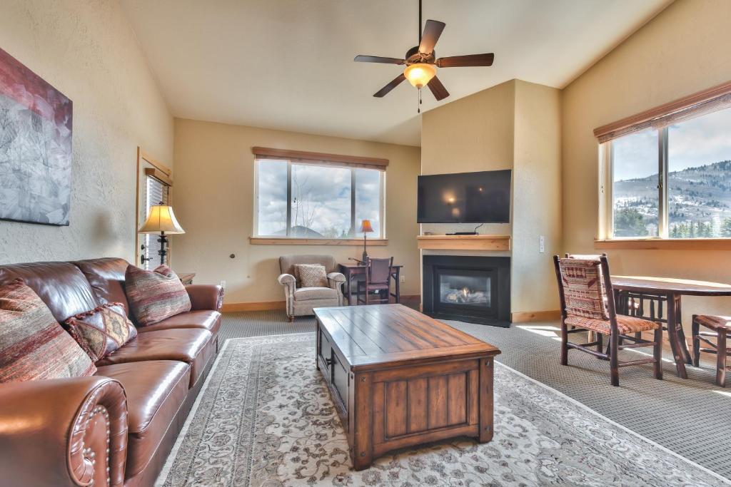 Silverado Corner 2 Bedroom by Canyons Village Rentals - image 7