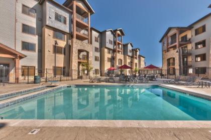 Silverado Hotel Room with Bunks by Canyons Village Rentals - image 8