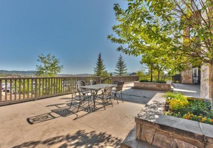 Silverado Hotel Room with Bunks by Canyons Village Rentals - image 9