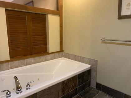 Sundial Lodge 2 Bedroom by Canyons Village Rentals - image 17