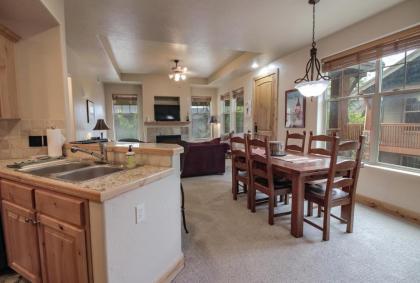 Fox Pointe Condo - image 15