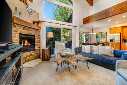 Snowbound Luxury Ski Chalet - image 7