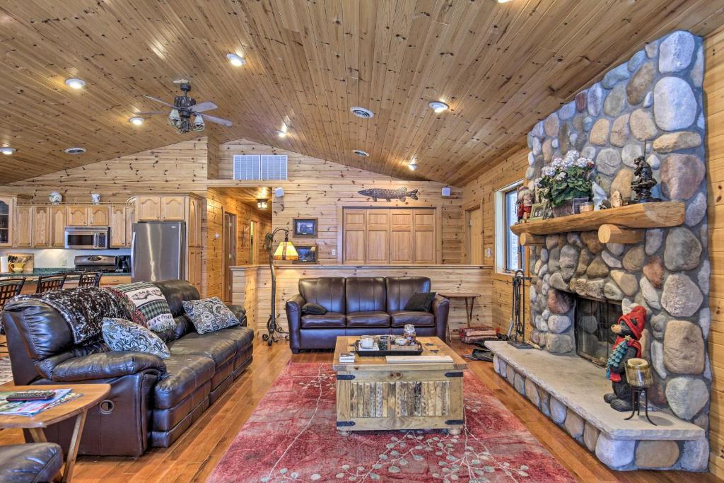 Waterfront Pike Lake Retreat Snowmobile Paradise - main image