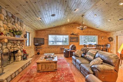 Waterfront Pike Lake Retreat Snowmobile Paradise - image 14