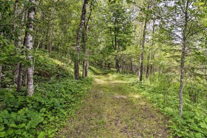 Cozy Lakefront Cabin With All-Seasons Amenities! - image 3