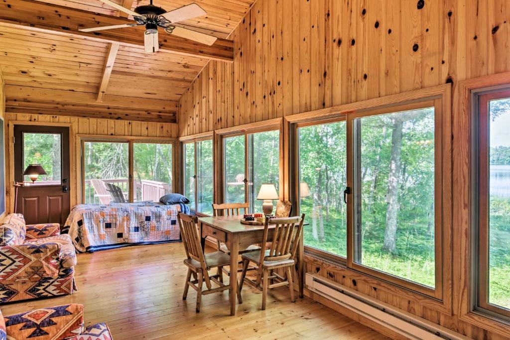 Cozy Lakefront Cabin With All-Seasons Amenities! - image 4