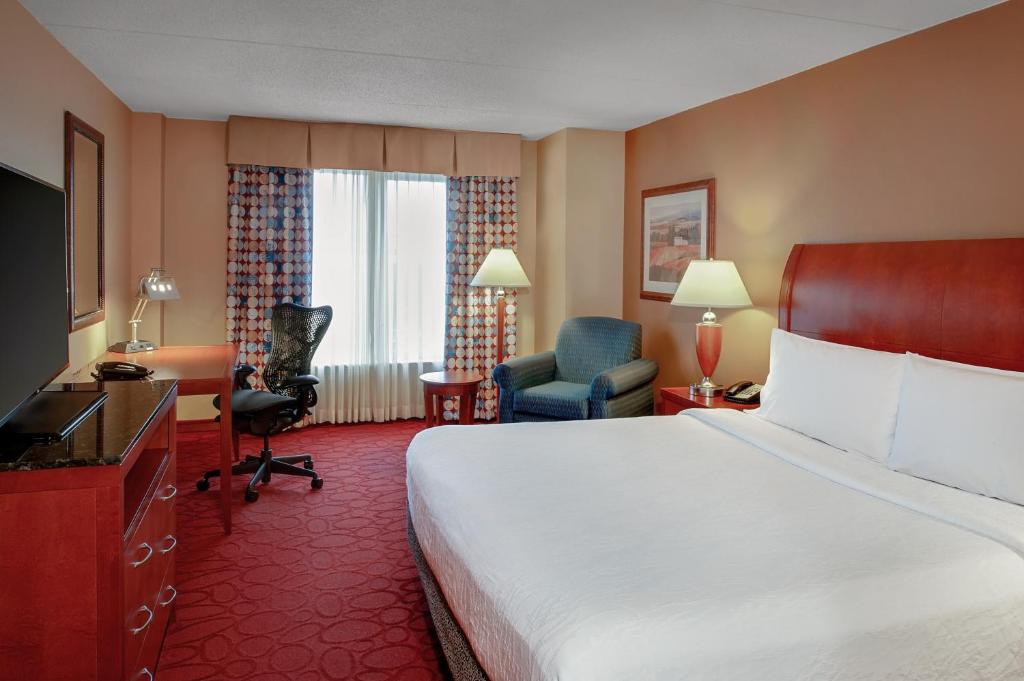 Hilton Garden Inn Chicago O'Hare Airport - image 3