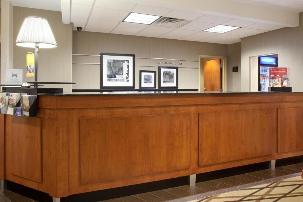 Hampton Inn & Suites Parker - image 2