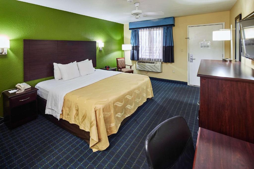 Quality Inn Parker - image 3