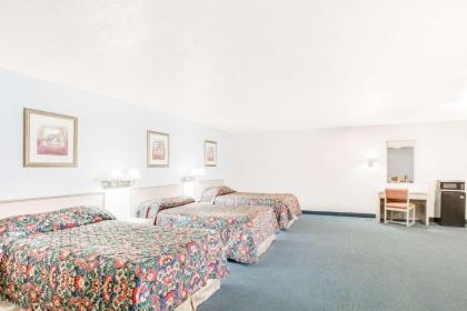 Travelodge by Wyndham Parkersburg - image 11