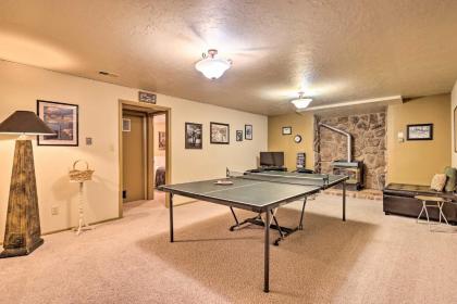 Parowan Escape with 2 Game Rooms Deck and Yard - image 13