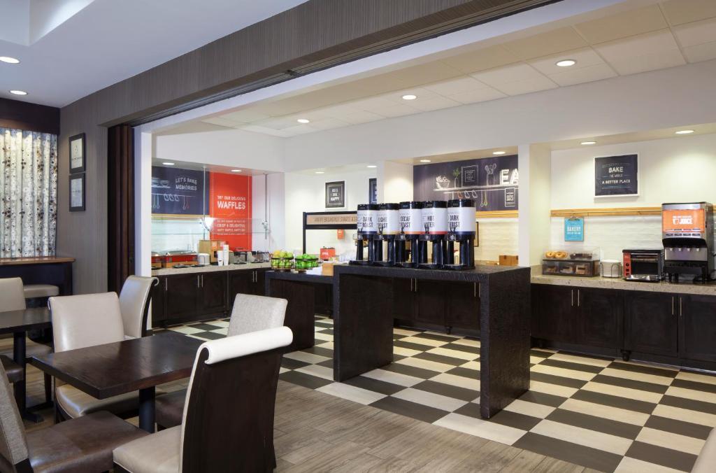 Hampton Inn Parsippany - image 7