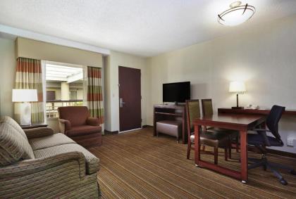 Embassy Suites Parsippany - image 6