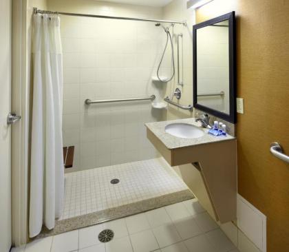 Fairfield Inn & Suites Parsippany - image 10