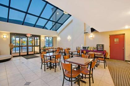 Days Inn by Wyndham Parsippany - image 14