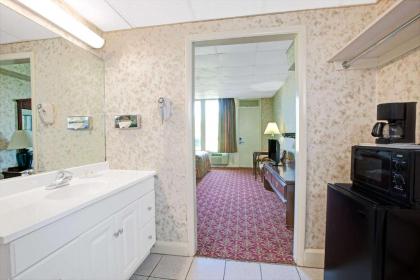 Days Inn by Wyndham Parsippany - image 2