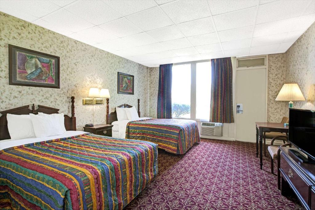 Days Inn by Wyndham Parsippany - image 7