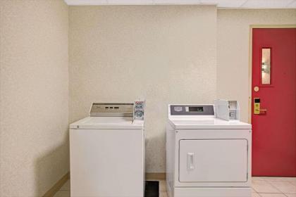 Days Inn by Wyndham Parsippany - image 9