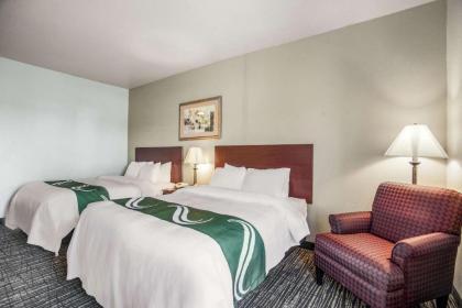 Quality Inn - image 8