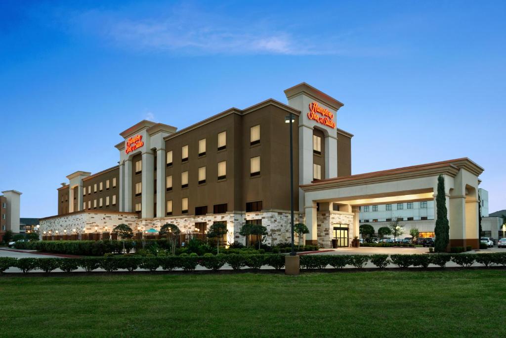 Hampton Inn and Suites Houston Pasadena - main image