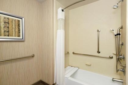 Hampton Inn and Suites Houston Pasadena - image 3