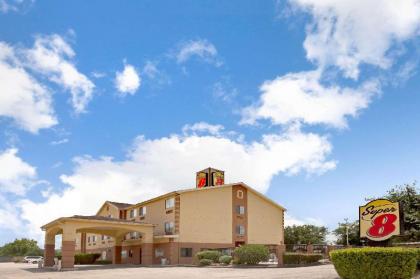 Super 8 by Wyndham Pasadena - image 10