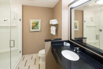 Fairfield Inn & Suites by Marriott Houston Pasadena - image 13