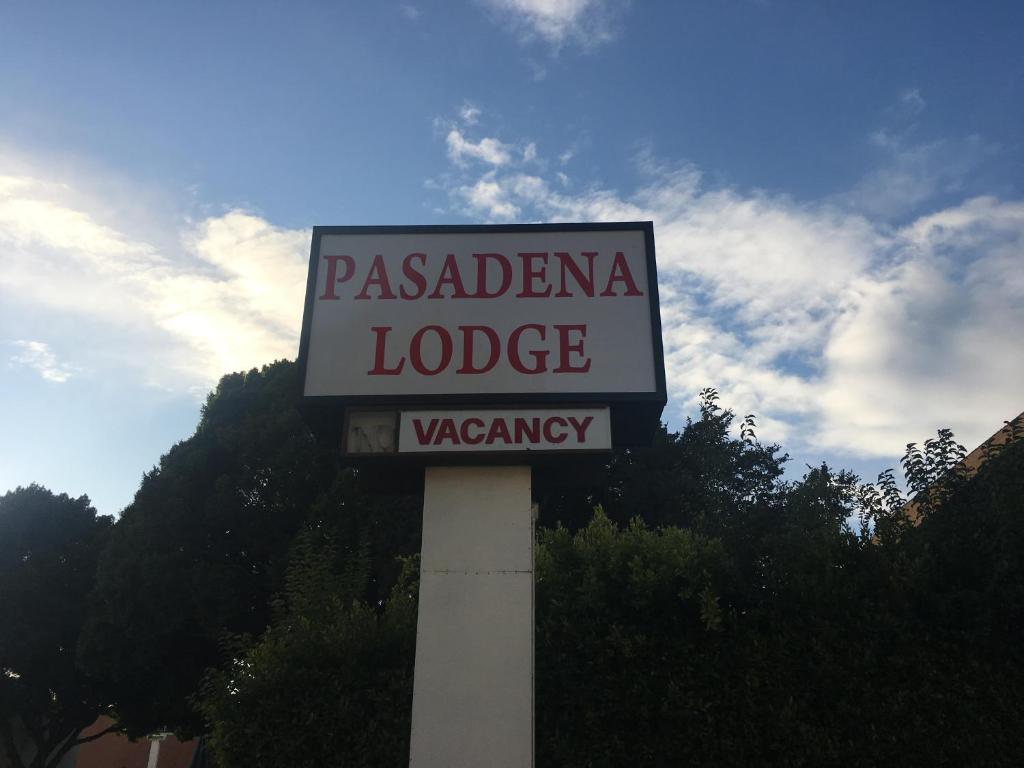 PASADENA LODGE - image 2