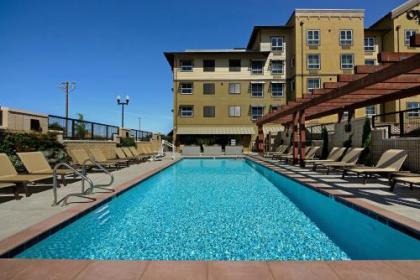 Oxford Suites Paso Robles - image 4