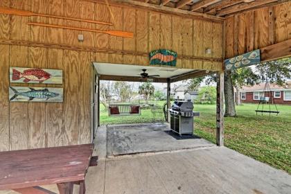 Cozy Pass Christian House with Porch Steps From Beach - image 2