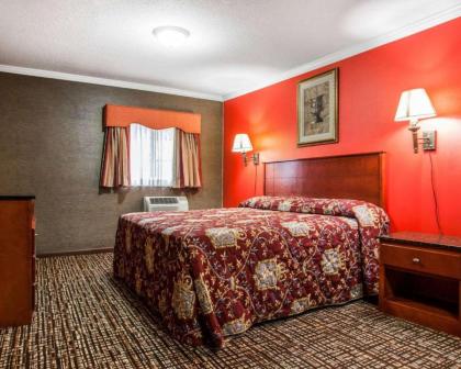 Rodeway Inn - image 8