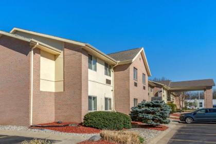 Comfort Inn & Suites Paw Paw - image 2