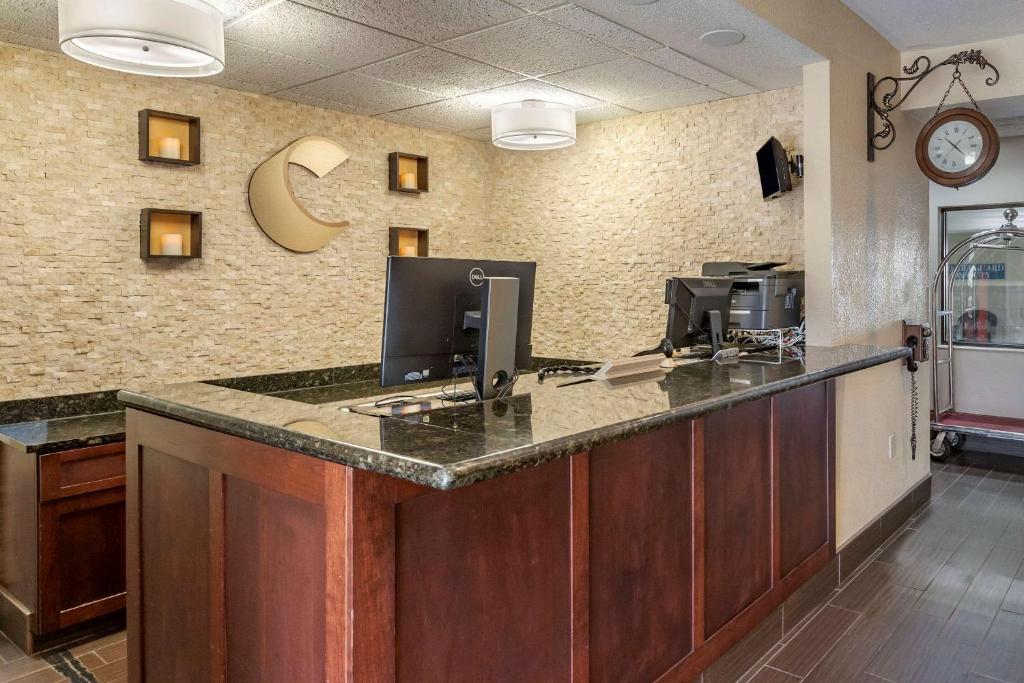 Comfort Inn & Suites Paw Paw - image 4