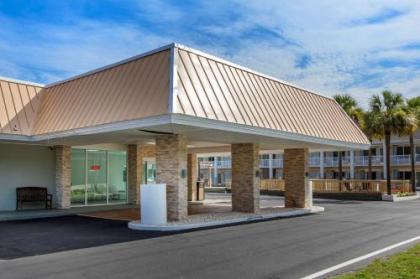 Quality Inn & Suites - image 4