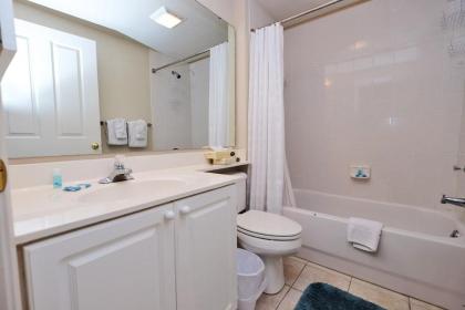 Paget 203 OV 3BR3BA wKitchen & Balcony - image 13